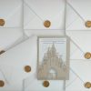 Convite de casamento castelo elegante recortado a laser com selo de cera dourado Cátia Silva Atelier