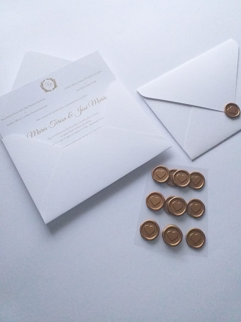 Convite de Casamento Clássico Elegante com moldura dourada e papel branco Cátia Silva Atelier
