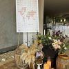 Placard de mesas casamento iman com mapa mundo e dezenas de cartões magnéticos individuais Cátia Silva Atelier
