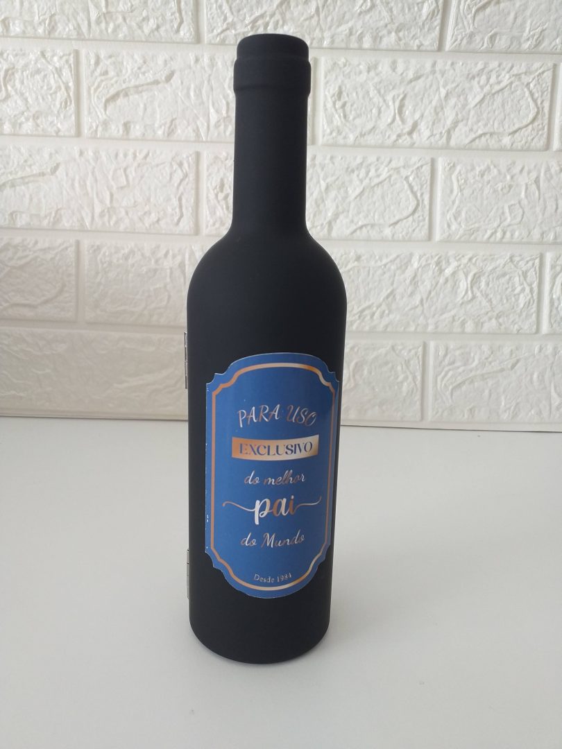 Kit de Vinho formato de garrafa