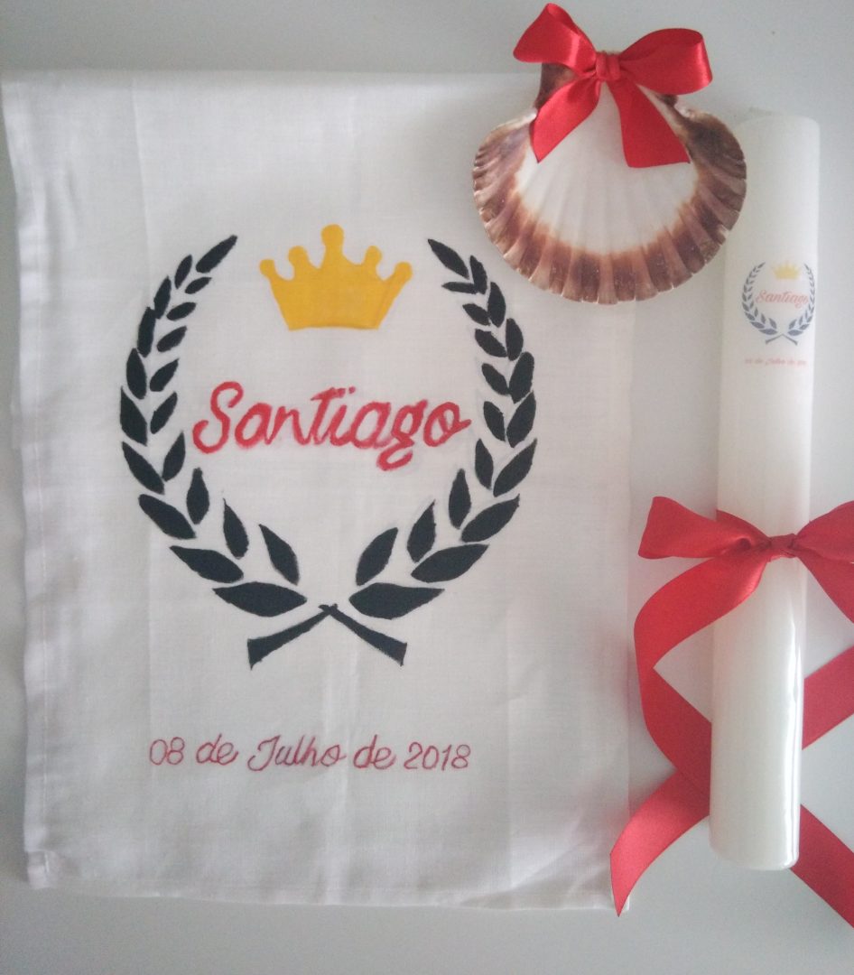 Conjunto de batismo minimal pintado à mão personalizável com vela e concha Catia Silva Atelier