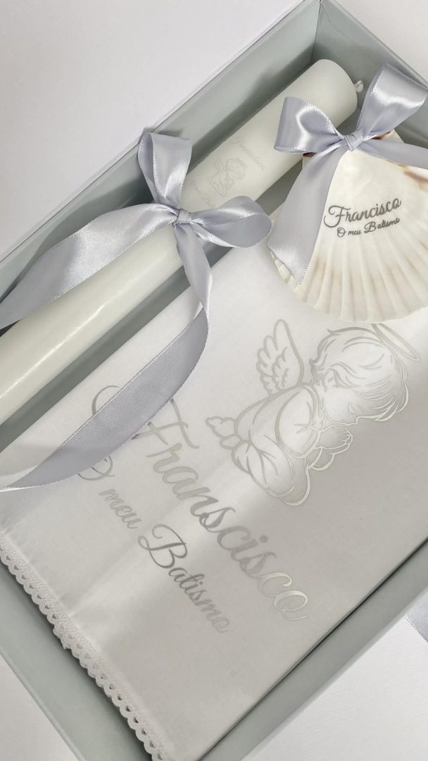 Conjunto de batismo premium branco e cinzento personalizável Catia Silva Atelier