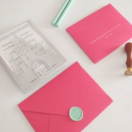 Convite de casamento castelo Disney recortado a laser com envelope rosa e selo de cera menta Cátia Silva Atelier