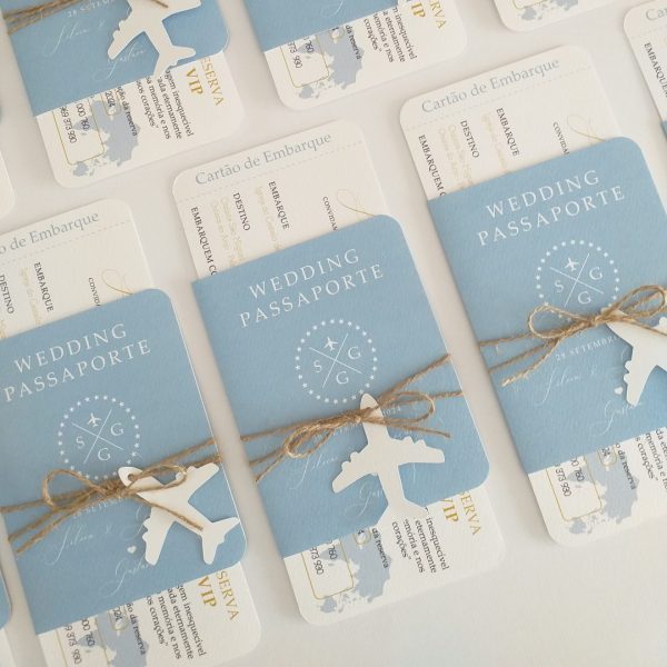 Convite de batizado viagem azul personalizável estilo passaporte Catia Silva Atelier
