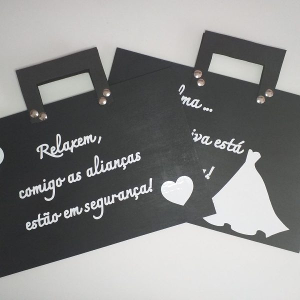 Placas de entrada de mão casamentos segurança pretas tipo maleta com frases divertidas Cátia Silva Atelier